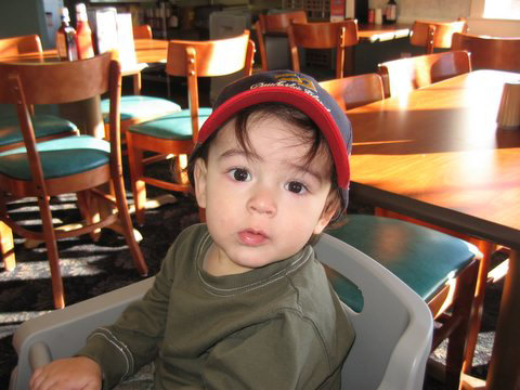 IMG_3024.JPG (44794 bytes)